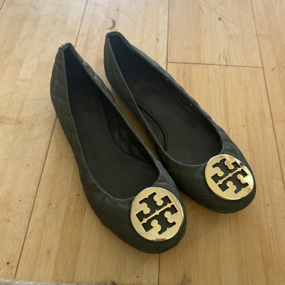 Tory Burch green quilted print size 7.5